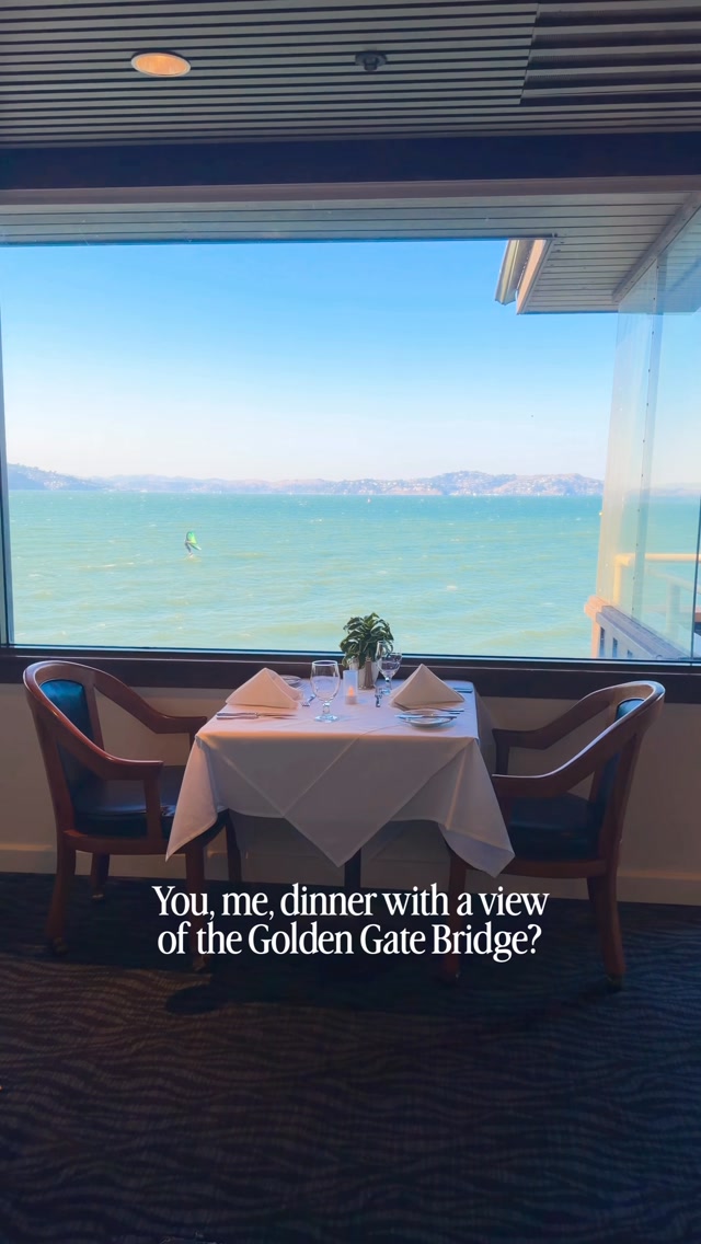 Such a pretty dinner spot at St Francis Yacht Club ✨ with prime Golden Gate views 🌁 

📍San Francisco, California, United States