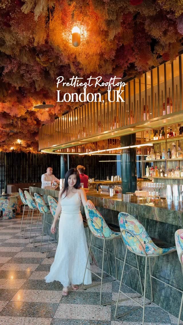 Found the prettiest rooftop bar in London 😍 the inside has stunning flowers on the ceiling and the outside has stunning views of London’s skyscrapers 🤩 Valentine’s would be great here 💖

📍 Florattica Rooftop

@floratticarooftoplondon @pingfluenceapp #pingfluence #florattica #floratticarooftoplondon