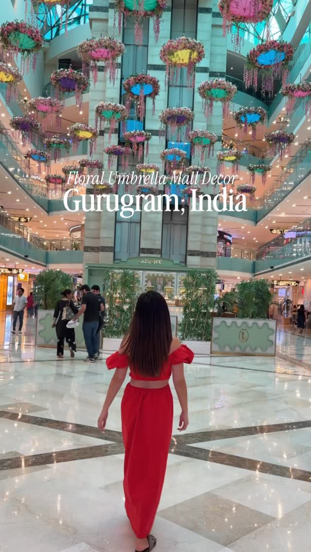 It’s 100 degrees in India right now, so it was so nice shopping inside at Ambience Mall with pretty flower umbrellas hanging 🛍️🌸☂️