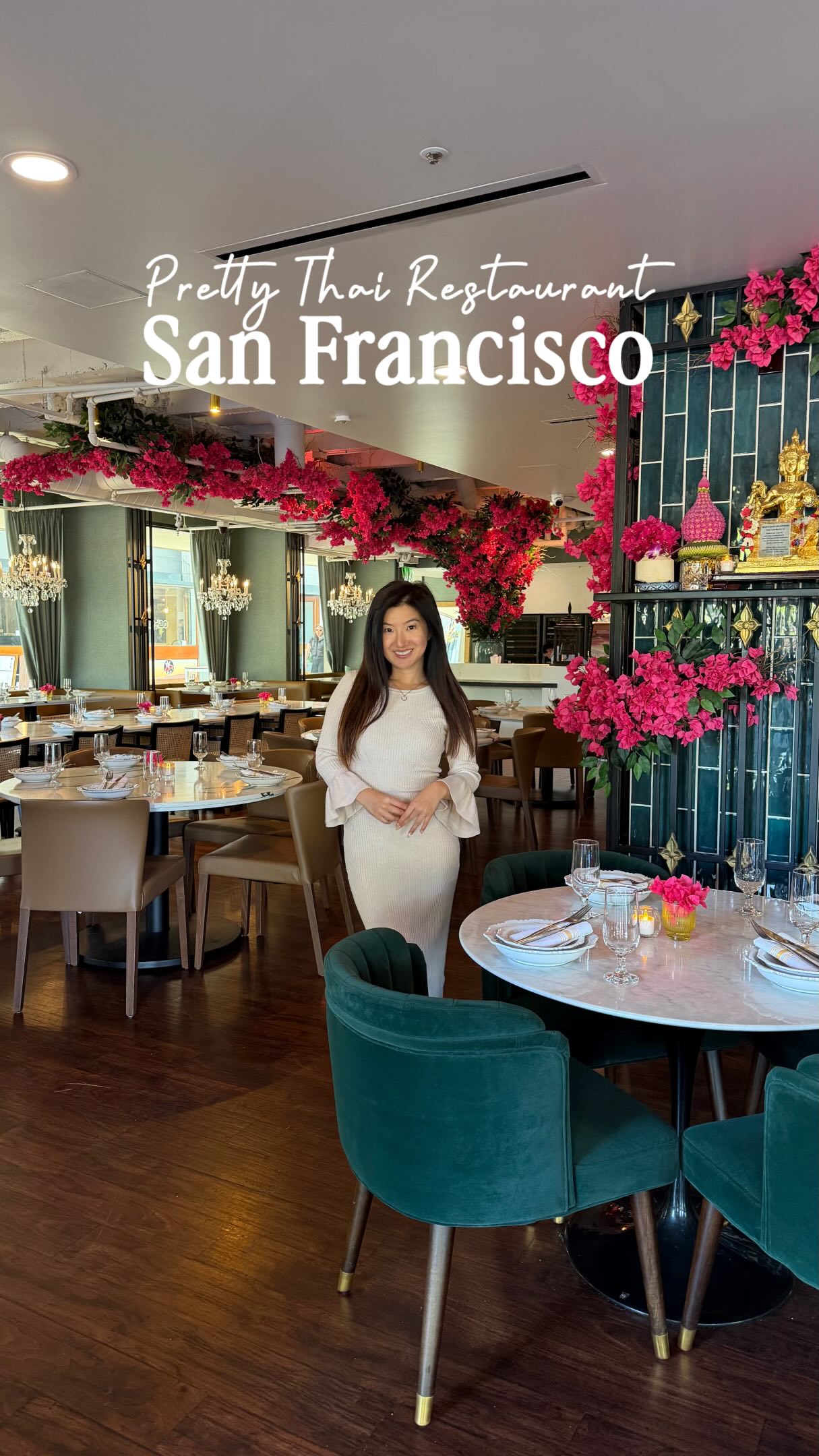 ✨ Save this post for a reliable go-to spot for Thai food! 🍜🌺 I can always count on @oshathai for a solid pad thai, and their beef wasabi rolls were sooo good 😋 Plus, the restaurant decor is pretty✨
