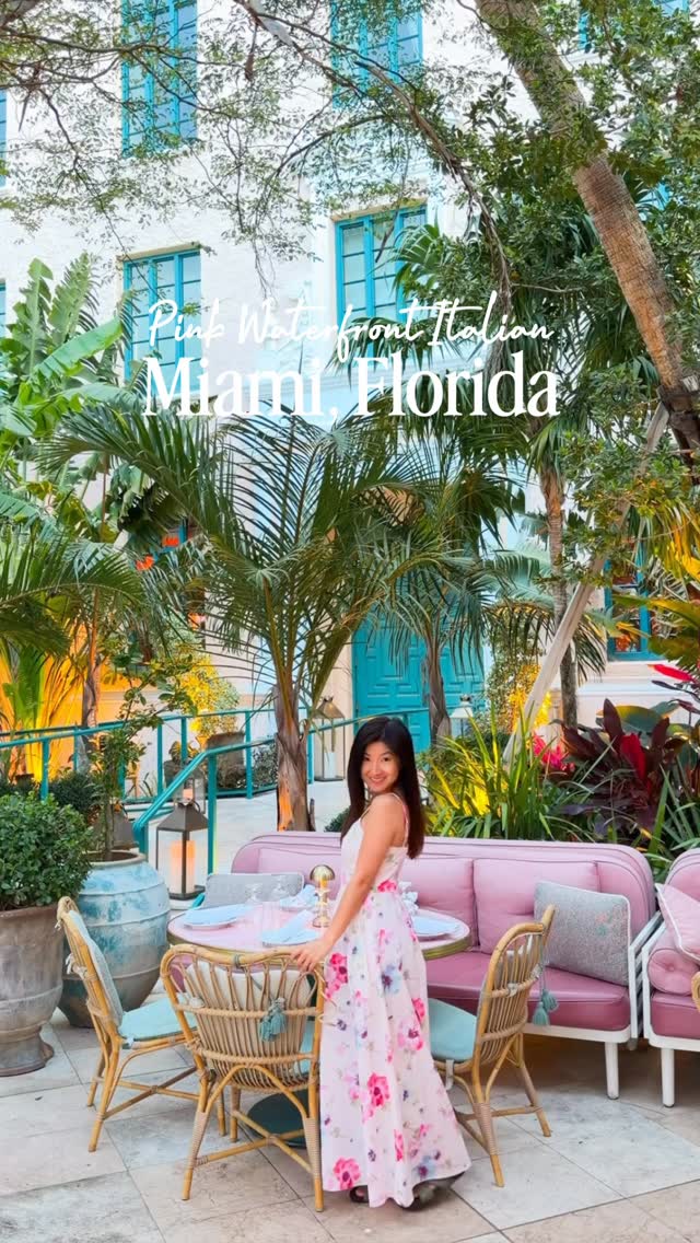 Stumbled upon this pretty pink restaurant as I was walking along the water in Miami and had to eat there even though I already ate because it was just so pretty lol 

📍 Casadonna, Biscayne Bay, Miami, Florida 💖 @casadonnamiami