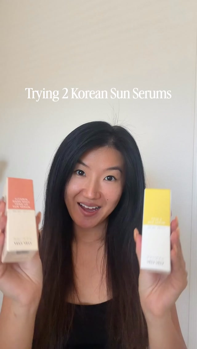 I tried both @velyvely_official sun serums, one on each side of my face:

💛 Yuja C Sun Serum: so light, with zero stickiness. It sinks right in, and it’s supposed to help with pores too. Great for no-makeup days.

🩷 Vitamin Dark Spot Tone-Up Sun Serum: a totally different finish. It leaves a soft, brightening tint, and I was honestly surprised by how much coverage it gives. It’s meant for dark spots, and it smells really nice and light.

If you want something invisible, go for the Yuja C. If you want a little glow-up with your SPF, go for the Tone-Up.

Which one would you pick? Tell me below 👇

Thank you @bazzaal_ for sending these my way!

#velyvely #velyvelysunserum #sunserum #kbeauty
