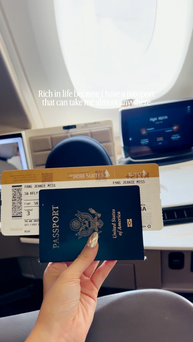 Happy 250th Birthday America 🇺🇸🥳 so thankful my parents immigrated to the US so that I can have one of the strongest passports to see the world with ✈️ the more people I meet, the more evident the passport privilege is, and I don’t take for granted the fact that I can just show up to another country tomorrow without having to think about a visa 🙌🏼
