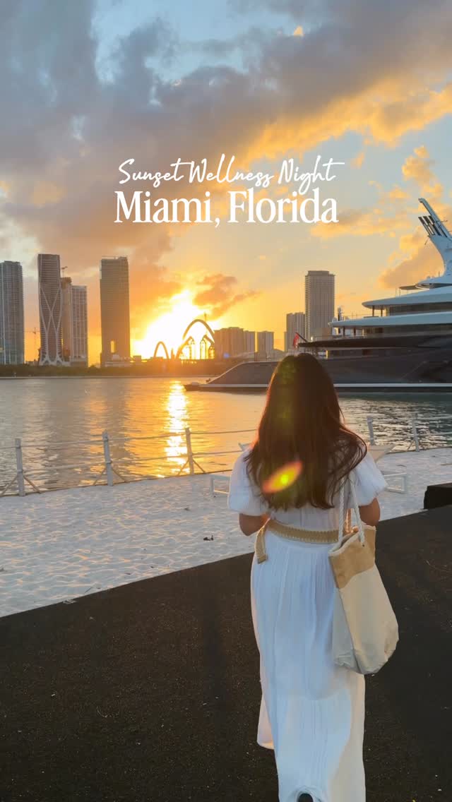 Found a pretty spot to watch the sunset in Miami 🌅 where you can get some yoga or padel in as well 🧘🏻‍♀️🎾 

📍Reserve Padel @reservepadel (yoga hosted by @mm_membersclub)

This was actually a tech event that felt more like an influencer wellness event because they had a bunch of gifting and activations (none of which is shown in this video lol). I’m noticing more tech events operate like influencer events which I’m here for because that means I get lots of nice free gifts in both my jobs 🤣
